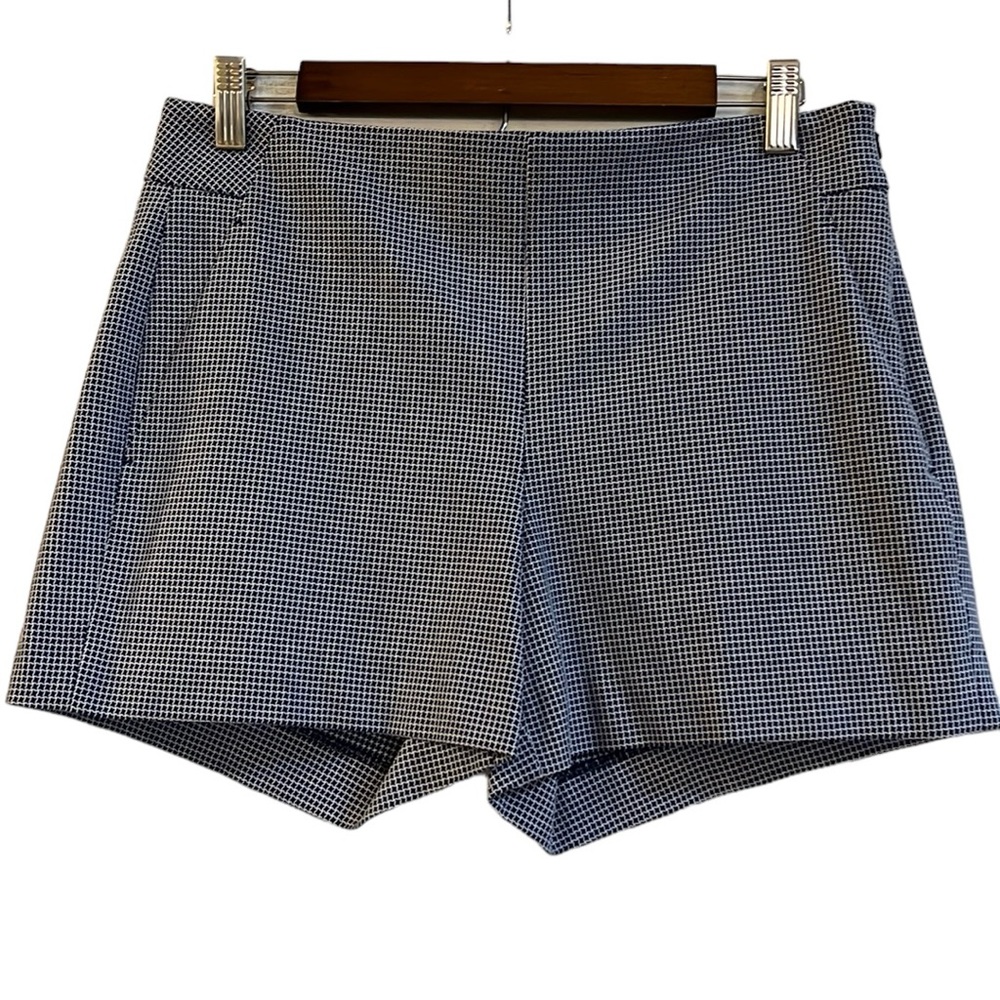 BANANA REPUBLIC FACTORY SHORTS NAVY BLUE AND WHITE PRINT SIZE 4 SM NEW WITH TAGS